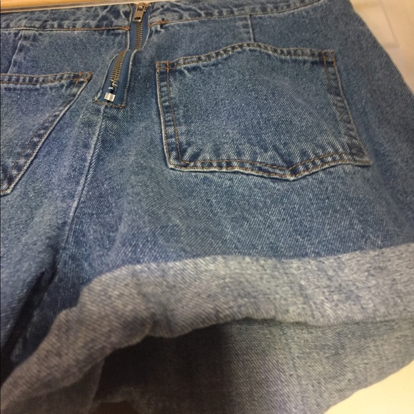 Vintage Jean High-Waisted Shorts with Laces - Picture 4 of 4